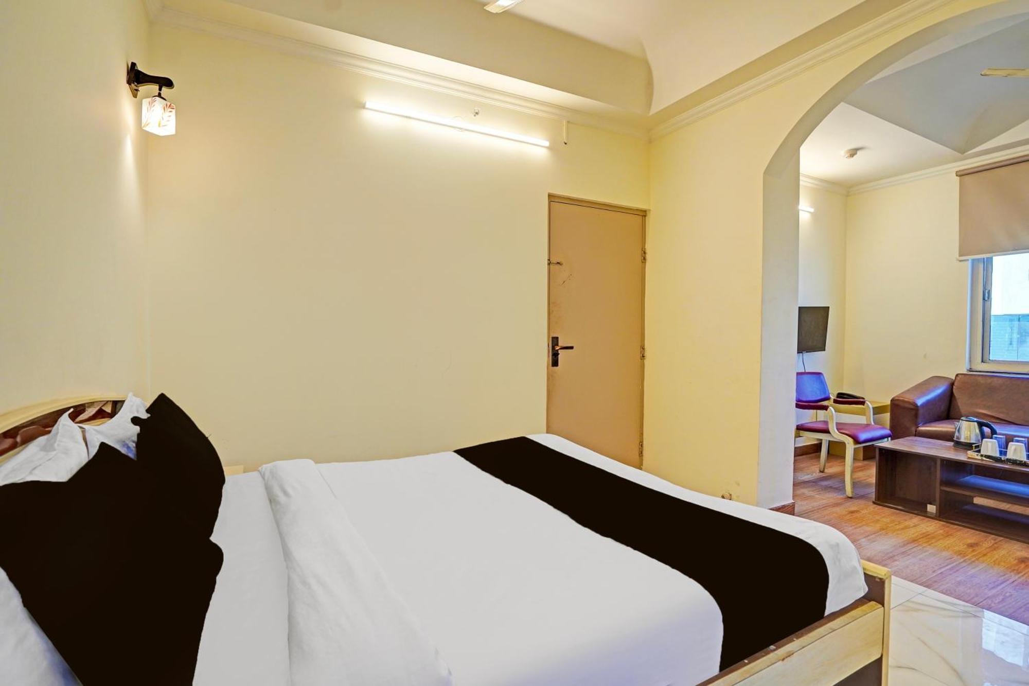Townhouse Oak Nirman Nagar Mansarovar Dźajpur Zewnętrze zdjęcie